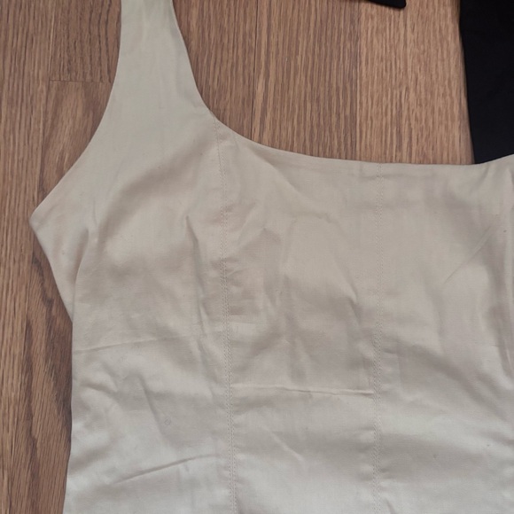 Halter Top - Picture 2 of 5